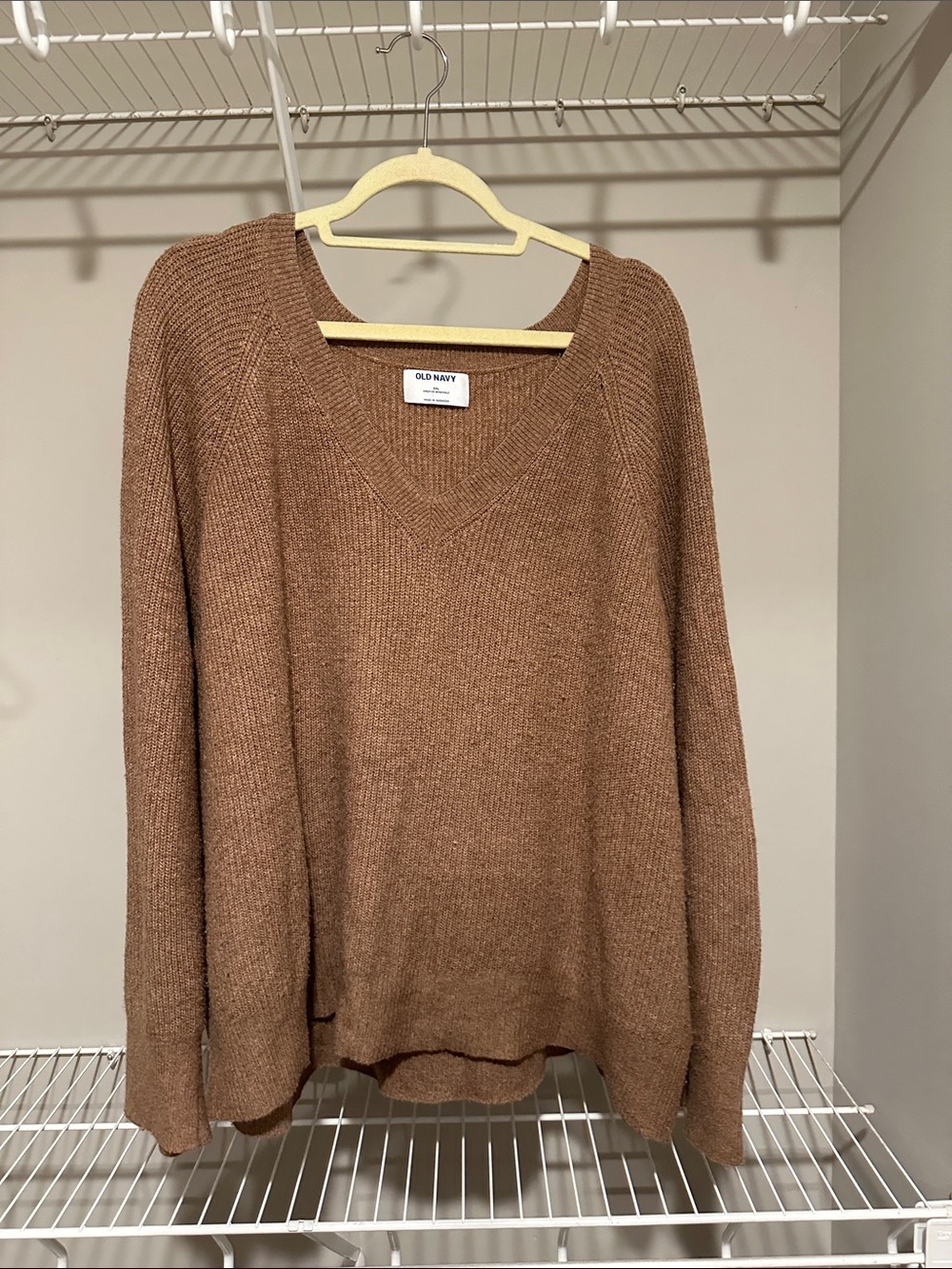 Old Navy Women's V-Neck Sweater in Chestnut Brown